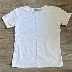 Northern Reflections Vintage White Short-Sleeve Embroidered Crewneck Tee